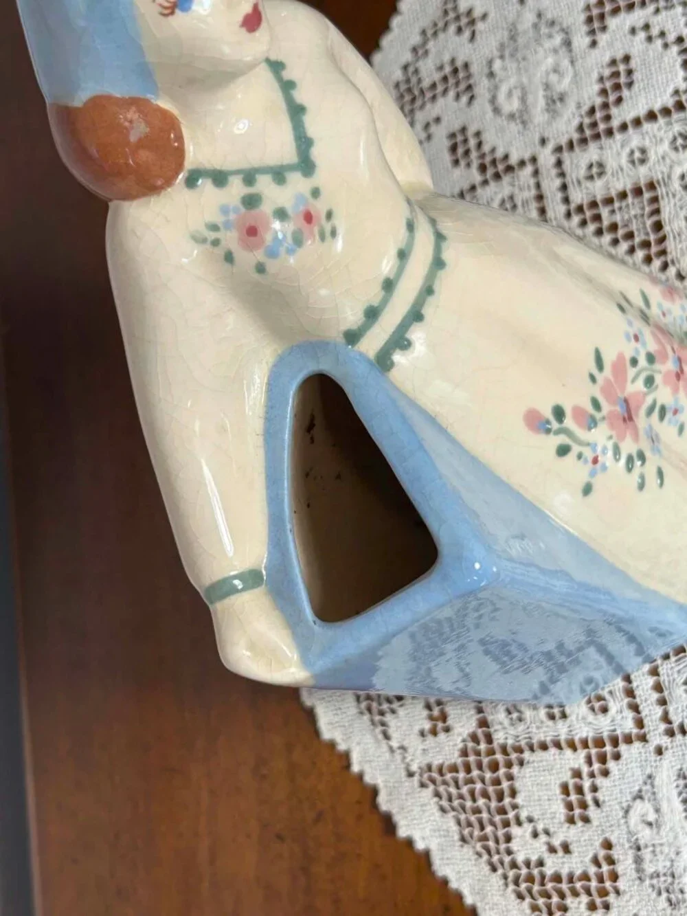 Vintage 1940s Weil Ware California Pottery Country Girl Figurine Vase 10” - Orig
